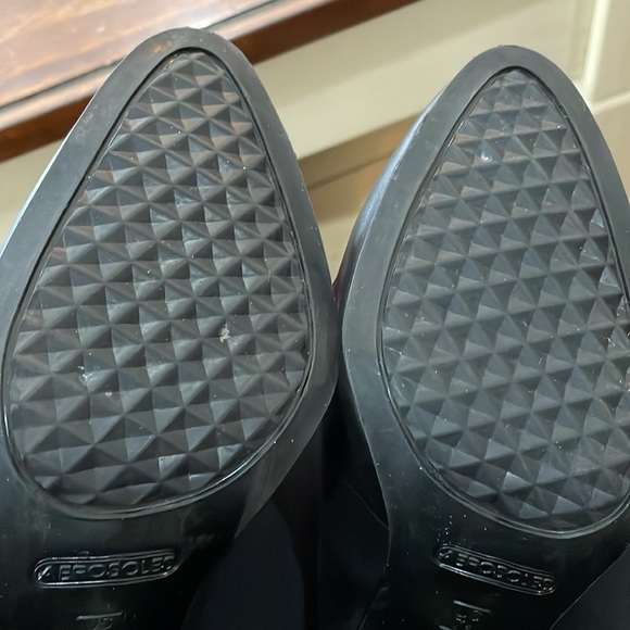 Aerosoles black leather heels (sz 7 1/2) - Picture 7 of 14